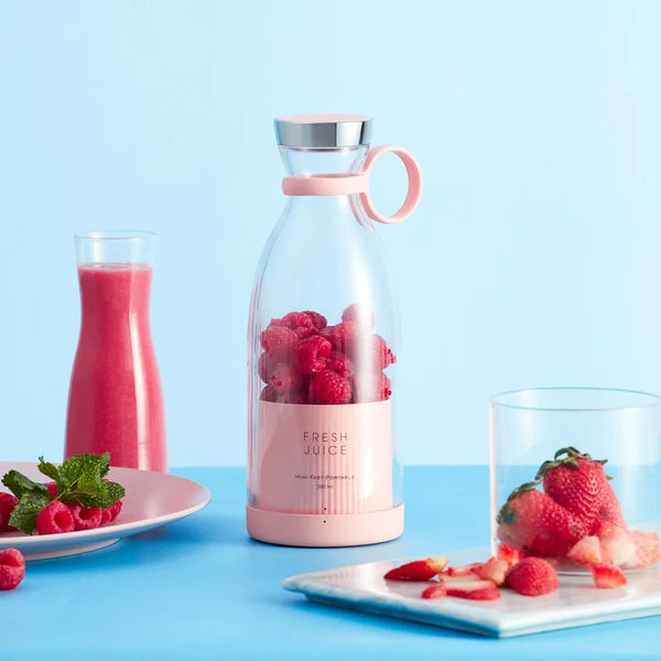 Pocket-Sized Juice Blender